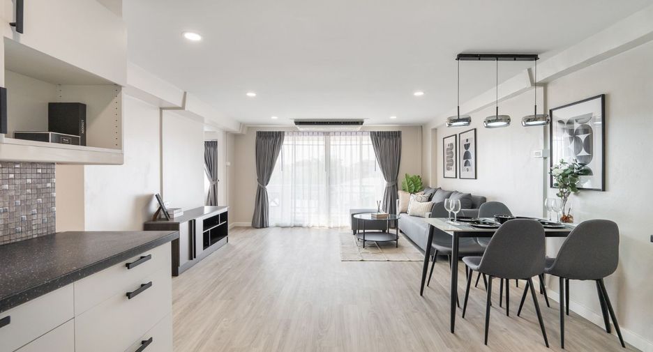 Condo en venta de 2 habitaciones en Bang Na, Bangkok