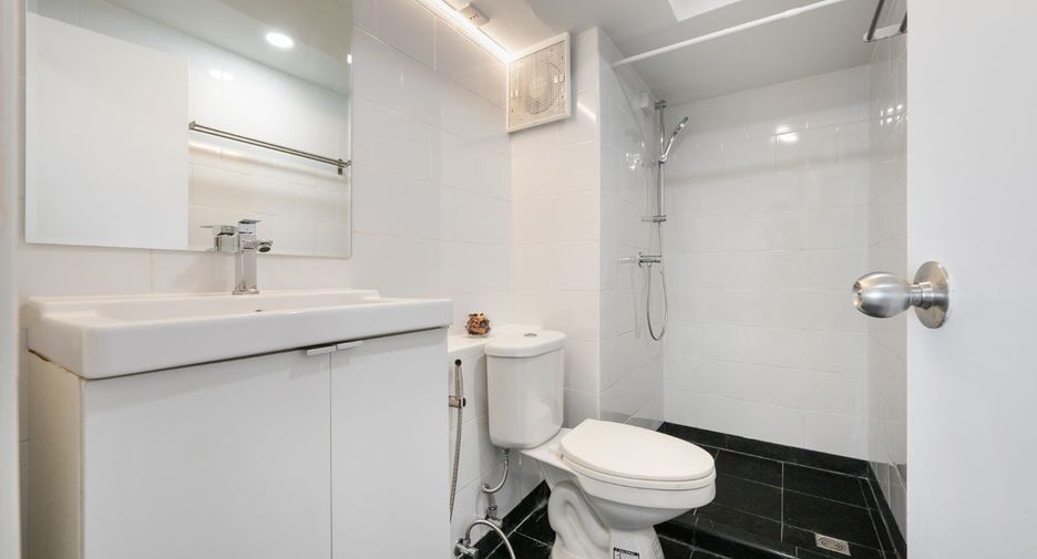 Condo en venta de 2 habitaciones en Bang Na, Bangkok