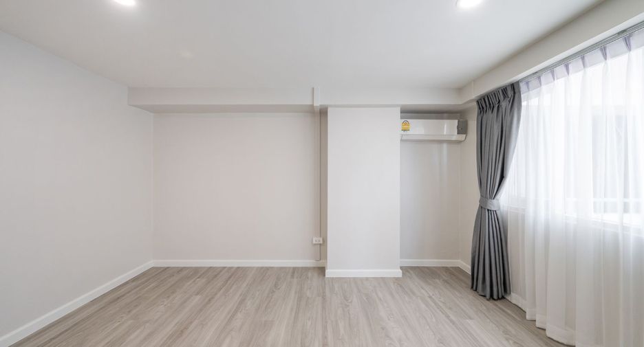 Condo en venta de 2 habitaciones en Bang Na, Bangkok