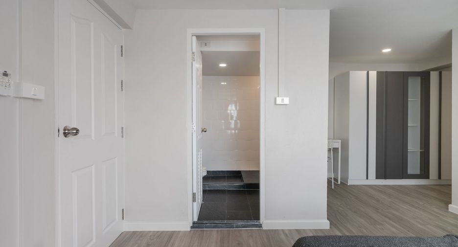 Condo en venta de 2 habitaciones en Bang Na, Bangkok