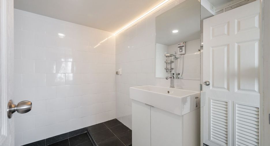 Condo en venta de 2 habitaciones en Bang Na, Bangkok