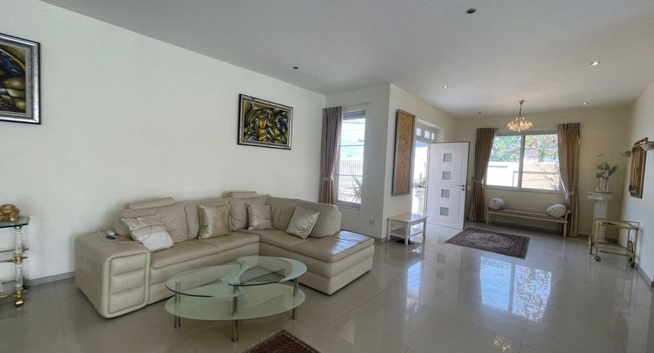 For rent 5 bedrooms villa in Bang Lamung, Chonburi