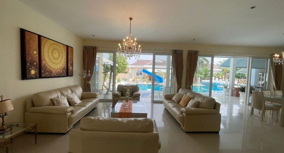 For rent 5 bedrooms villa in Bang Lamung, Chonburi