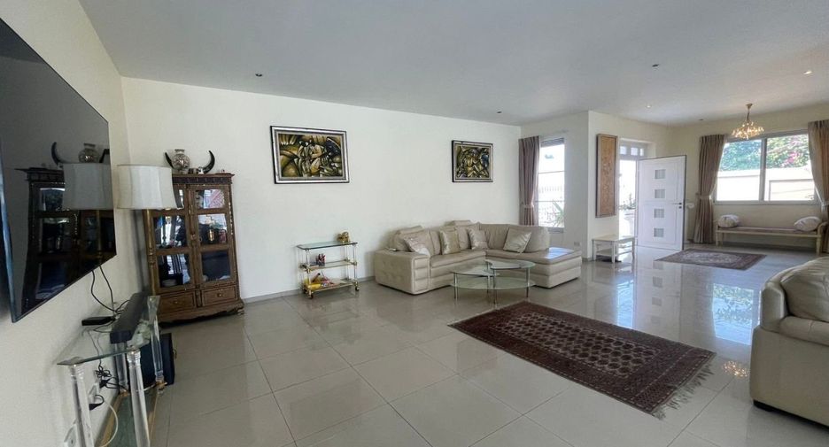 For rent 5 bedrooms villa in Bang Lamung, Chonburi