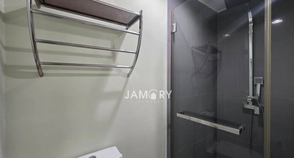 For rent studio condo in Pratumnak, Pattaya