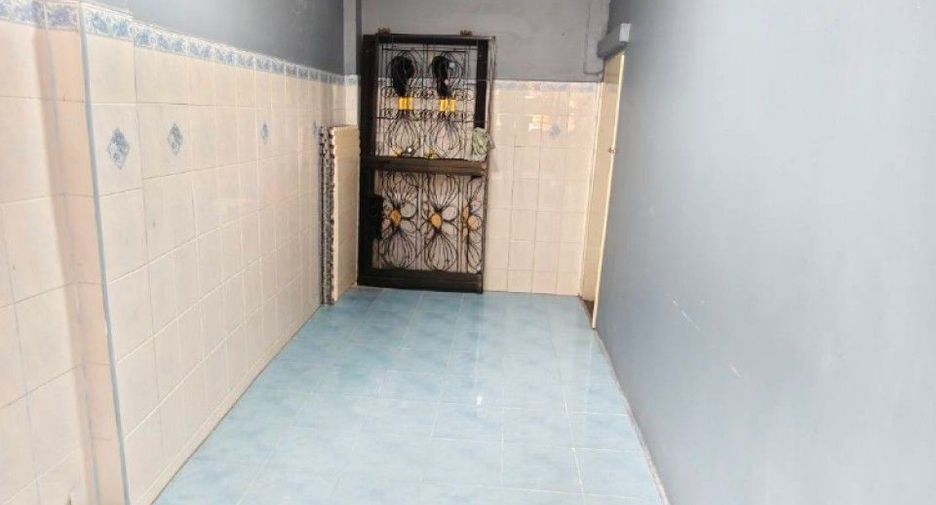 出租 和 出售 3 卧室 联排别墅 在 Khlong Luang, Pathum Thani