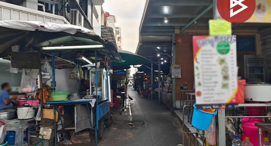 For sale 3 bedrooms retail Space in Ratchathewi, Bangkok