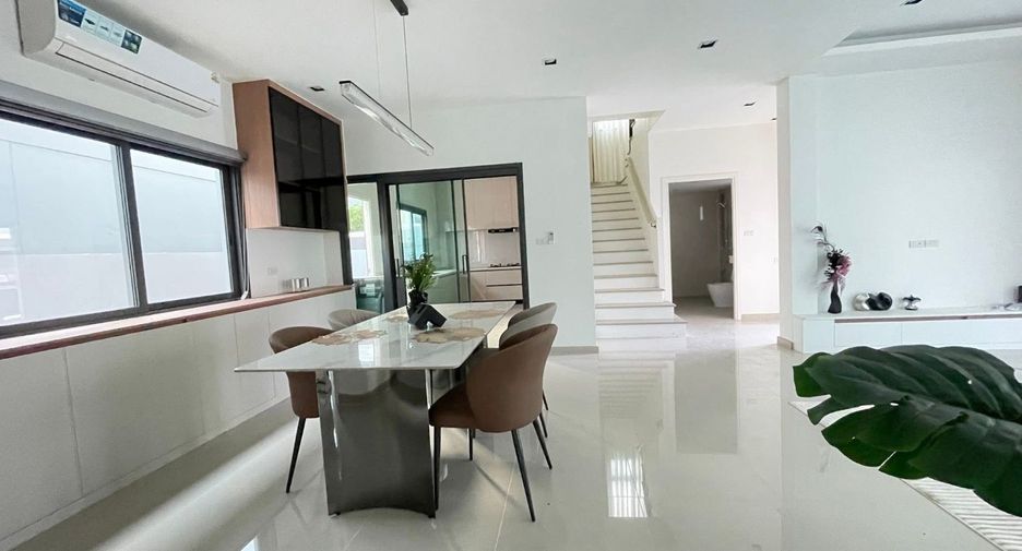 For rent 4 bedrooms house in Bang Lamung, Chonburi