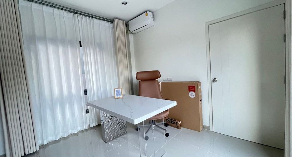 For rent 4 bedrooms house in Bang Lamung, Chonburi