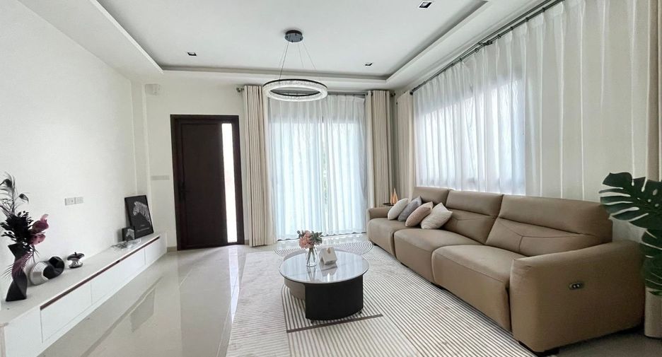 For rent 4 bedrooms house in Bang Lamung, Chonburi