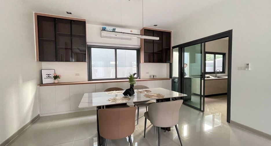 For rent 4 bedrooms house in Bang Lamung, Chonburi