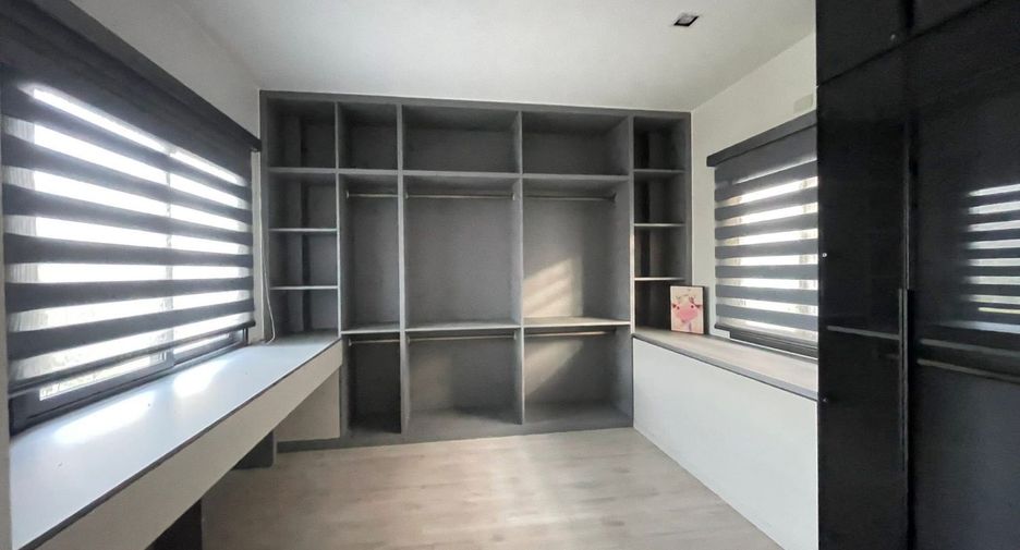 For rent 4 bedrooms house in Bang Lamung, Chonburi