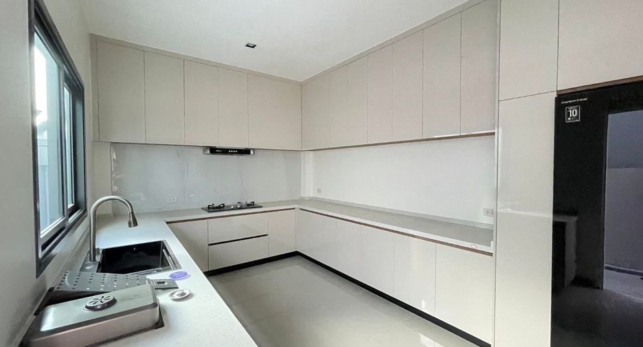 For rent 4 bedrooms house in Bang Lamung, Chonburi