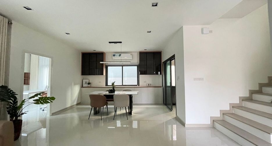 For rent 4 bedrooms house in Bang Lamung, Chonburi