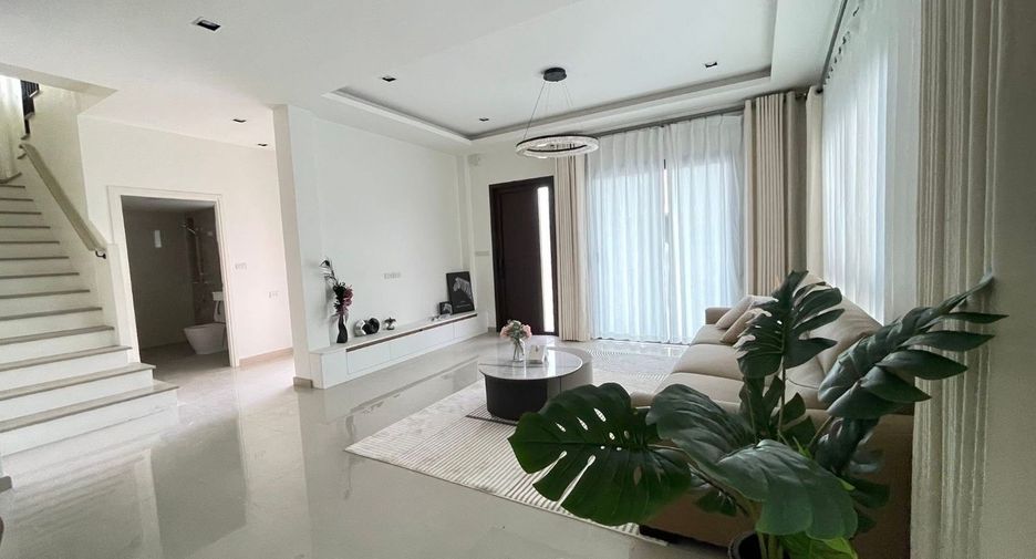 For rent 4 bedrooms house in Bang Lamung, Chonburi