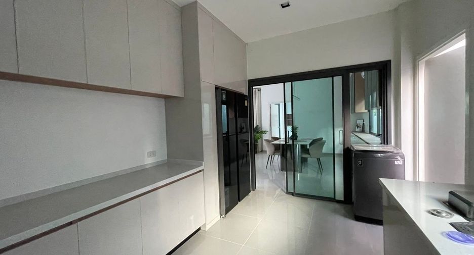 For rent 4 bedrooms house in Bang Lamung, Chonburi