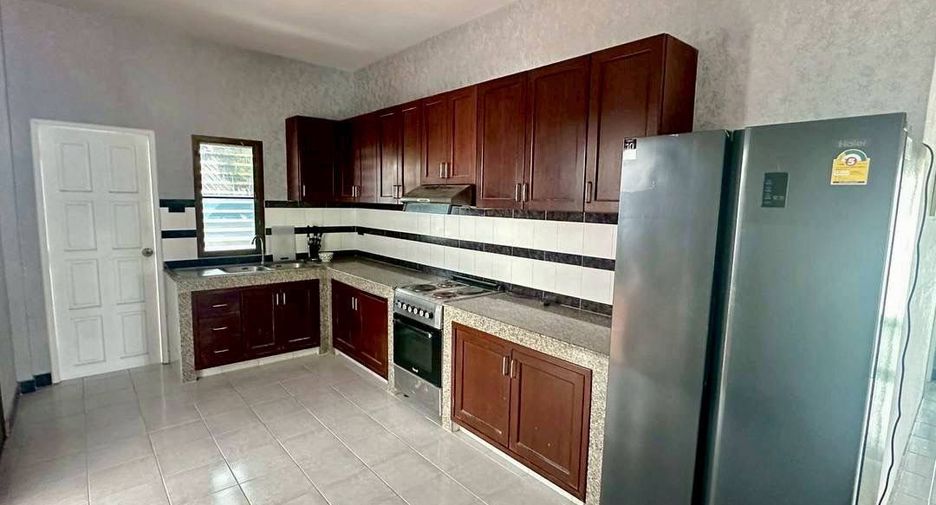 For rent 5 bedrooms villa in Bang Lamung, Chonburi