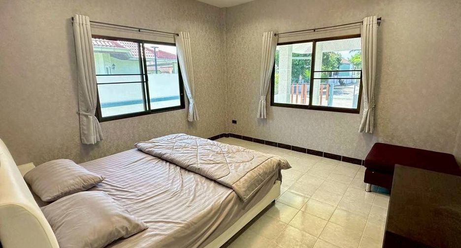 For rent 5 bedrooms villa in Bang Lamung, Chonburi