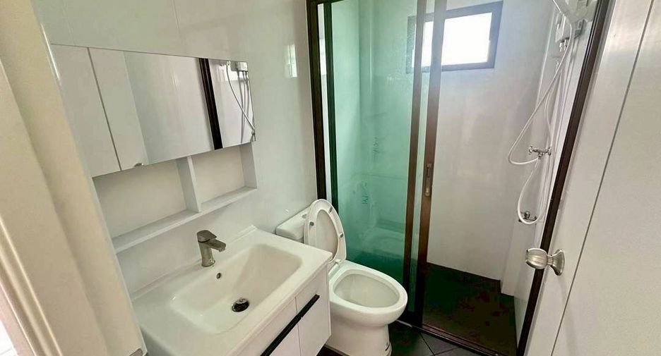 For rent 5 bedrooms villa in Bang Lamung, Chonburi