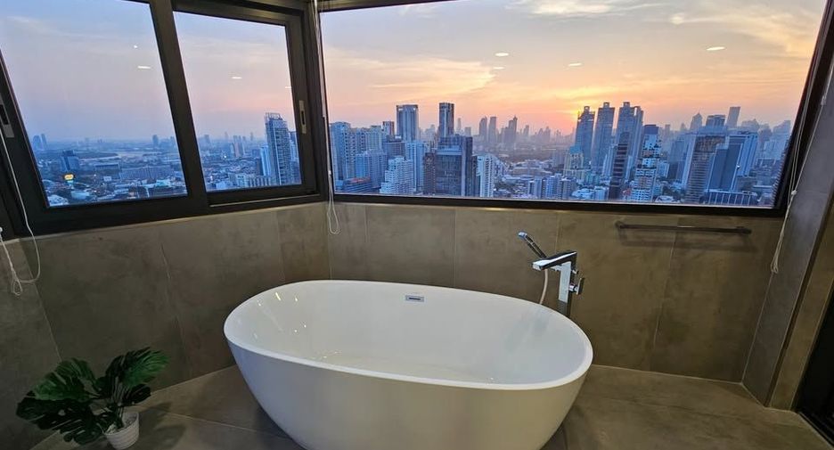 Wohnung zur Miete und zum Kauf mit 3 Zimmer in Khlong Toei, Bangkok