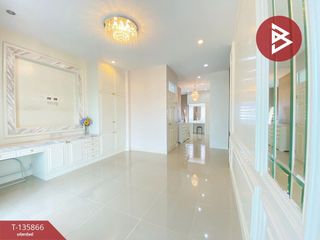 For sale 3 bedrooms townhouse in Huai Khwang, Bangkok