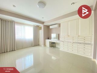 For sale 3 bedrooms townhouse in Huai Khwang, Bangkok