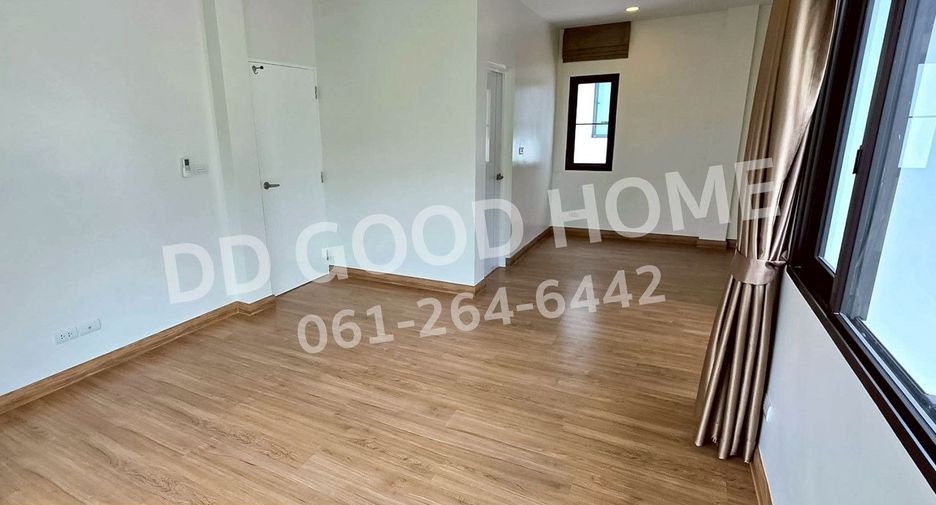 Casa en venta de 4 habitaciones en Phra Pradaeng, Samut Prakan