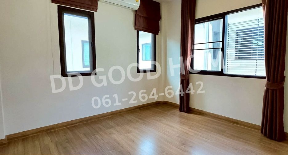 Casa en venta de 4 habitaciones en Phra Pradaeng, Samut Prakan