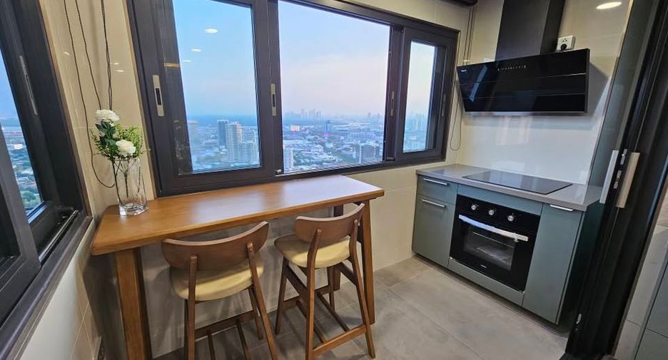 For rent そして for sale 3 ベッドルーム condo in Khlong Toei, Bangkok
