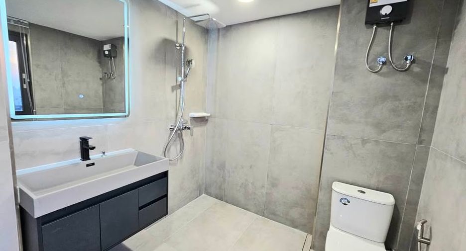 For rent そして for sale 3 ベッドルーム condo in Khlong Toei, Bangkok