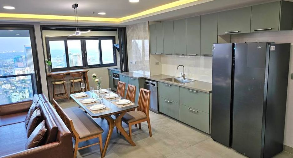 For rent そして for sale 3 ベッドルーム condo in Khlong Toei, Bangkok