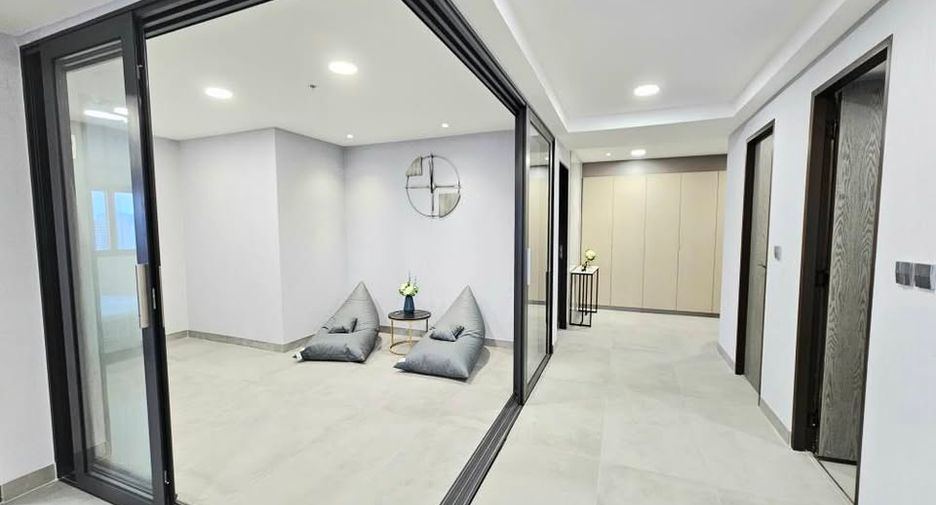 For rent そして for sale 3 ベッドルーム condo in Khlong Toei, Bangkok