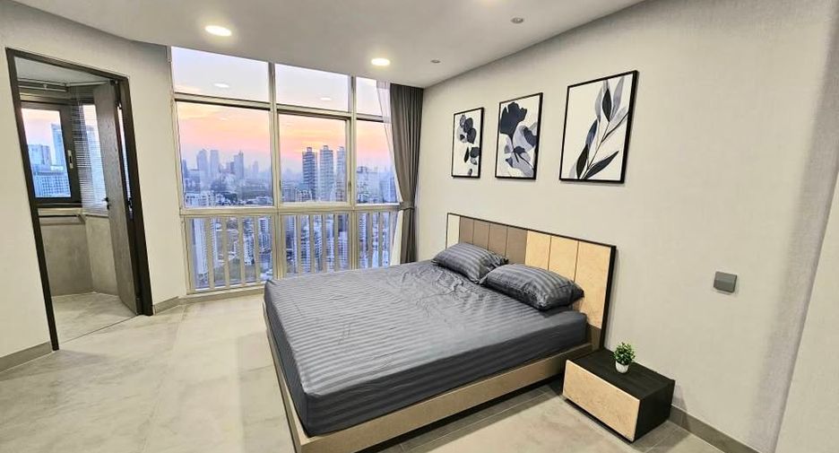 For rent そして for sale 3 ベッドルーム condo in Khlong Toei, Bangkok
