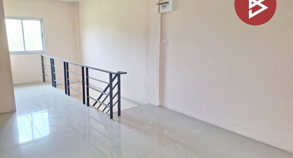 À vendre 2 chambres local commercial à Mueang Nakhon Nayok, Nakhon Nayok
