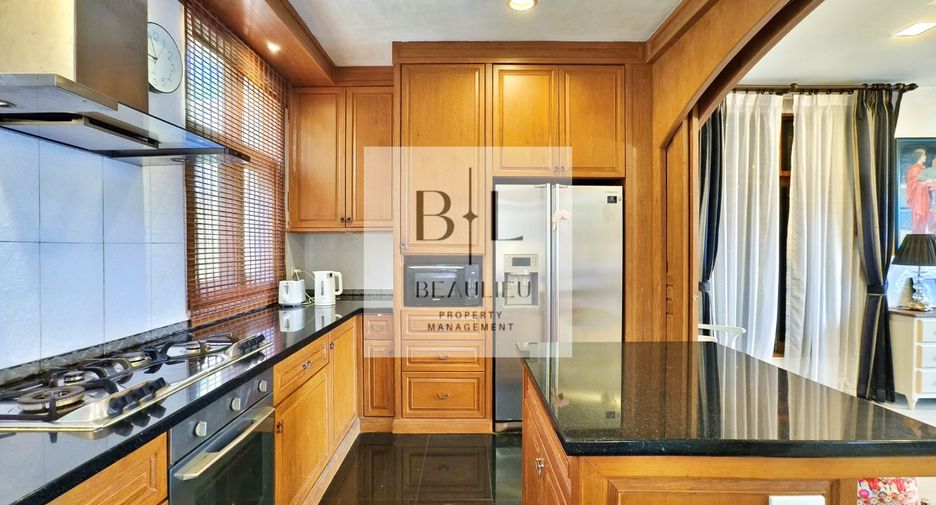 Casa en venta de 4 habitaciones en Sattahip, Chonburi
