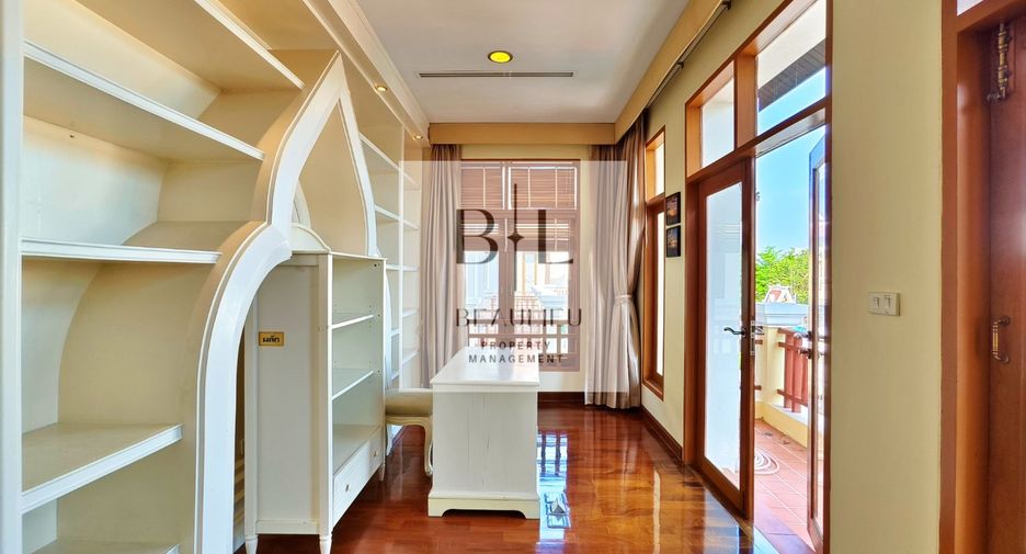 Casa en venta de 4 habitaciones en Sattahip, Chonburi
