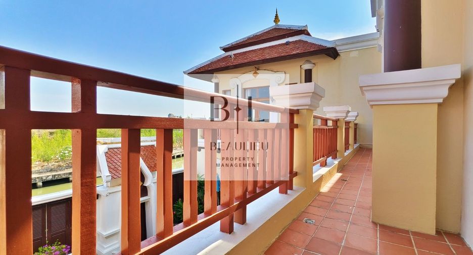 Casa en venta de 4 habitaciones en Sattahip, Chonburi