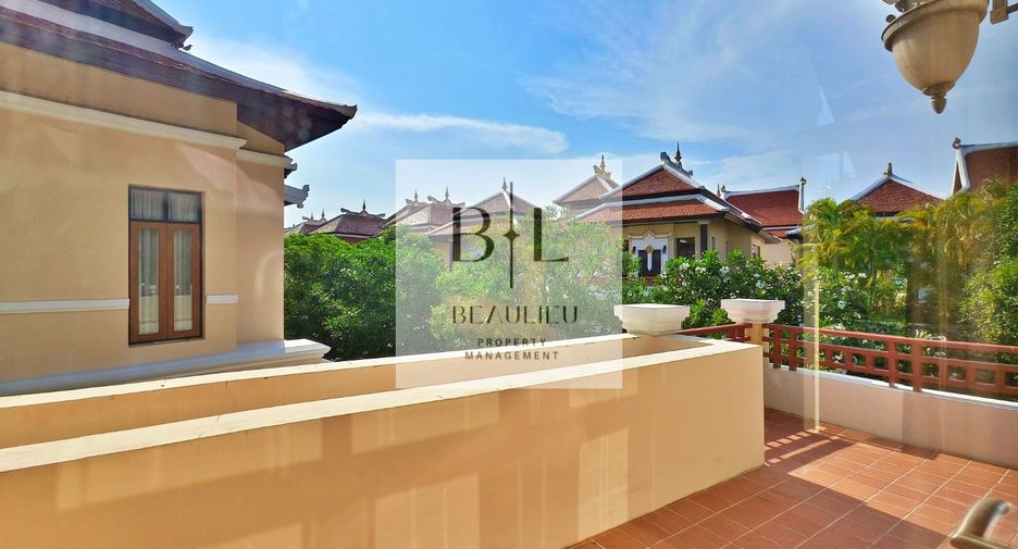 Casa en venta de 4 habitaciones en Sattahip, Chonburi