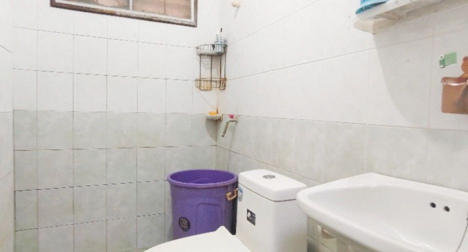 出售 4 卧室 联排别墅 在 Krathum Baen, Samut Sakhon