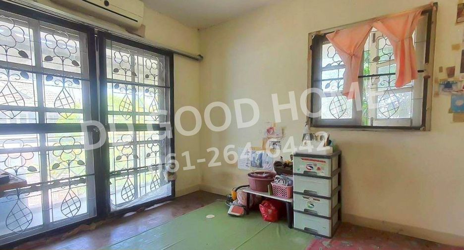 For sale 3 bedrooms house in Nakhon Chai Si, Nakhon Pathom