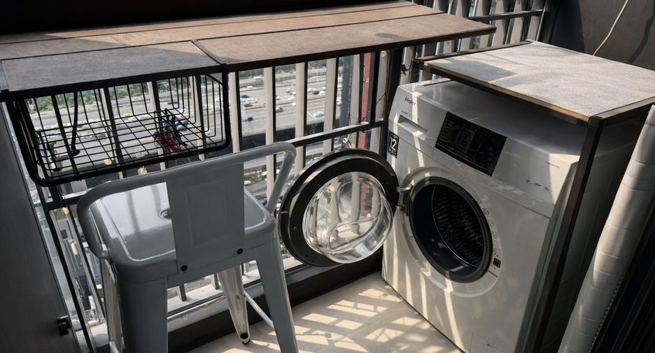 For rent 1 bed condo in Huai Khwang, Bangkok