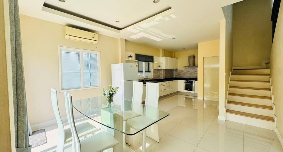 For rent 3 bedrooms house in Bang Lamung, Chonburi