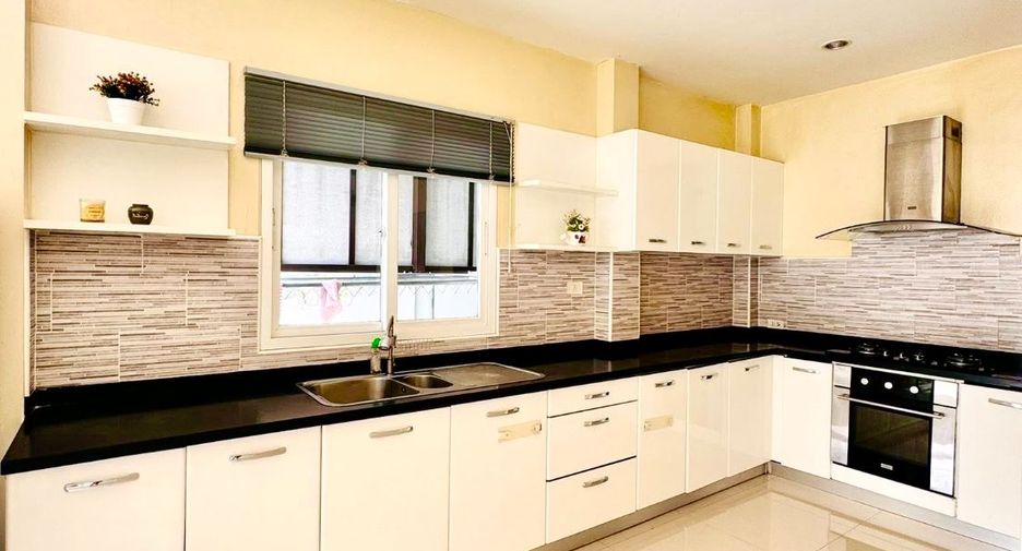 For rent 3 bedrooms house in Bang Lamung, Chonburi