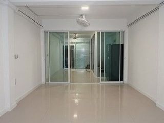 For rent 1 bed retail Space in Phra Khanong, Bangkok
