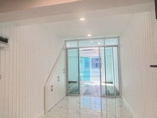 For rent 1 bed retail Space in Phra Khanong, Bangkok