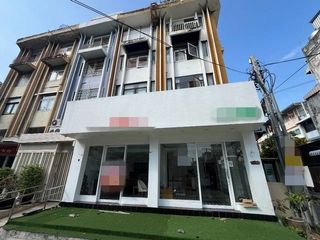 For rent 1 bed retail Space in Yan Nawa, Bangkok