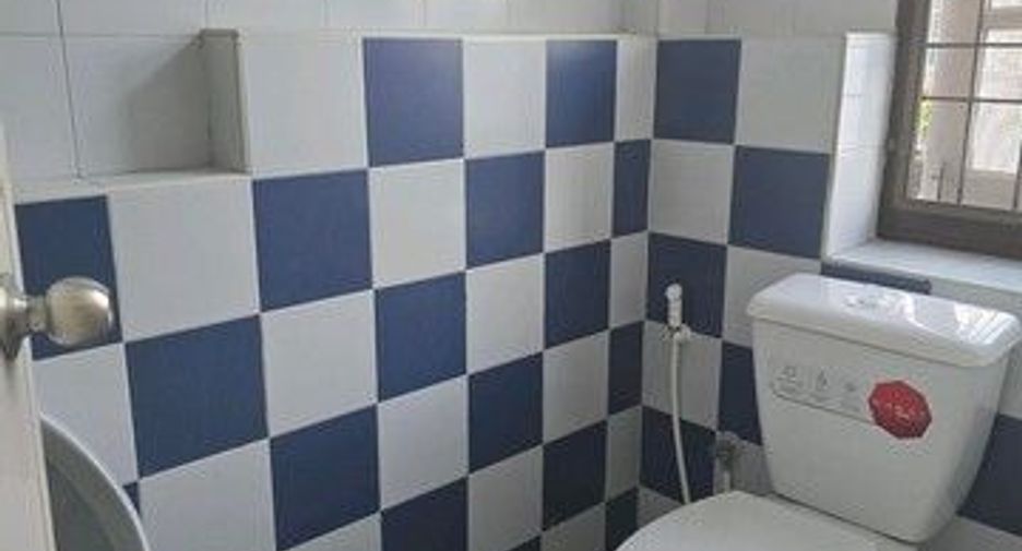 For rent 1 bed retail Space in Bangkok Yai, Bangkok