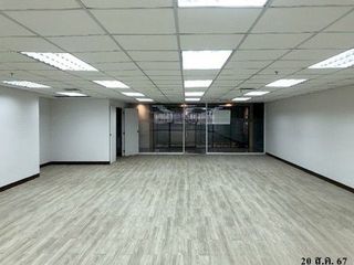 Büro zum Kauf mit 1 Zimmer in Bang Rak, Bangkok