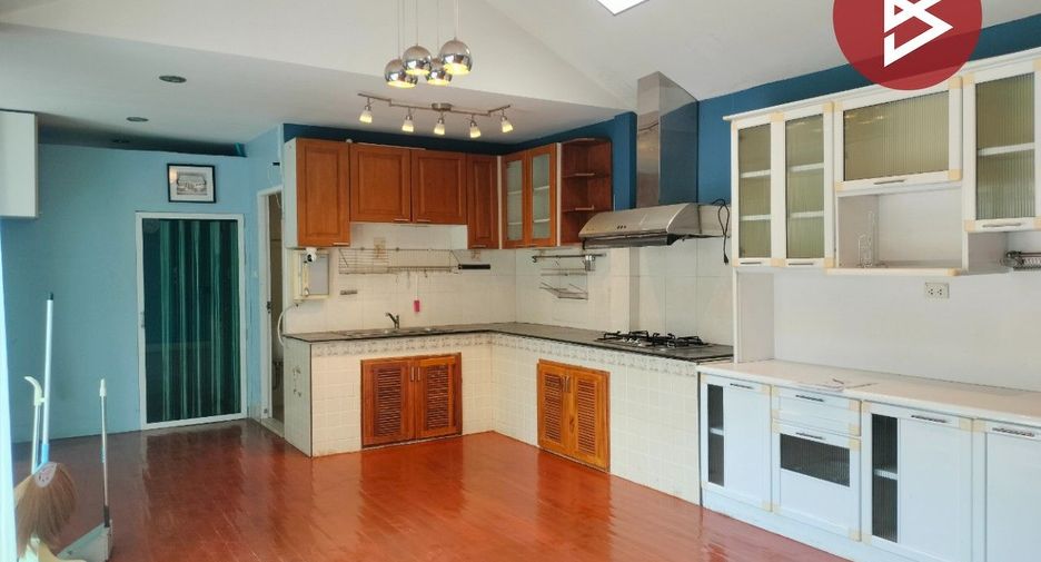Haus zum Kauf mit 4 Zimmer in Lam Luk Ka, Pathum Thani