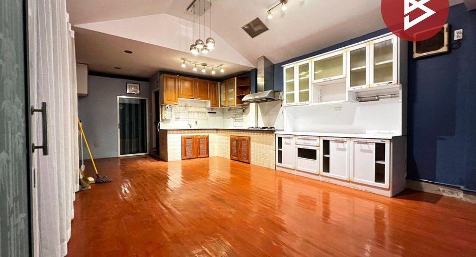 Haus zum Kauf mit 4 Zimmer in Lam Luk Ka, Pathum Thani